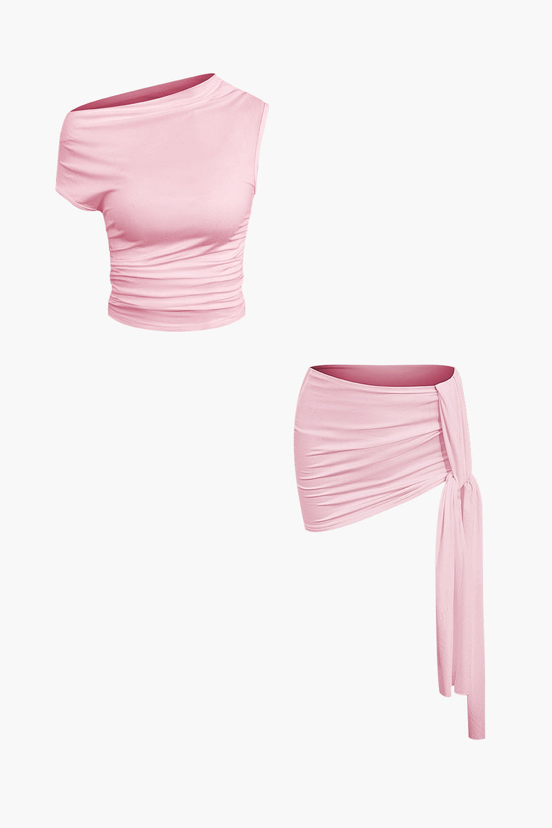 Well Tailored Top with a Graceful Silhouette