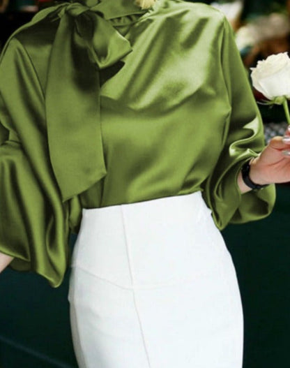 Effortlessly Elegant Blouse with a Timeless Design