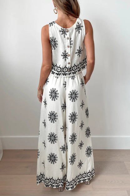 Effortlessly Elegant Garment with a Timeless Design