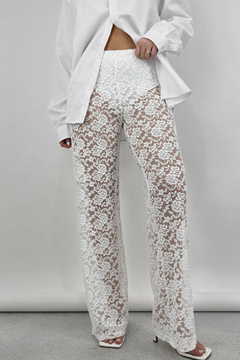 Effortlessly Elegant Pants with a Timeless Design