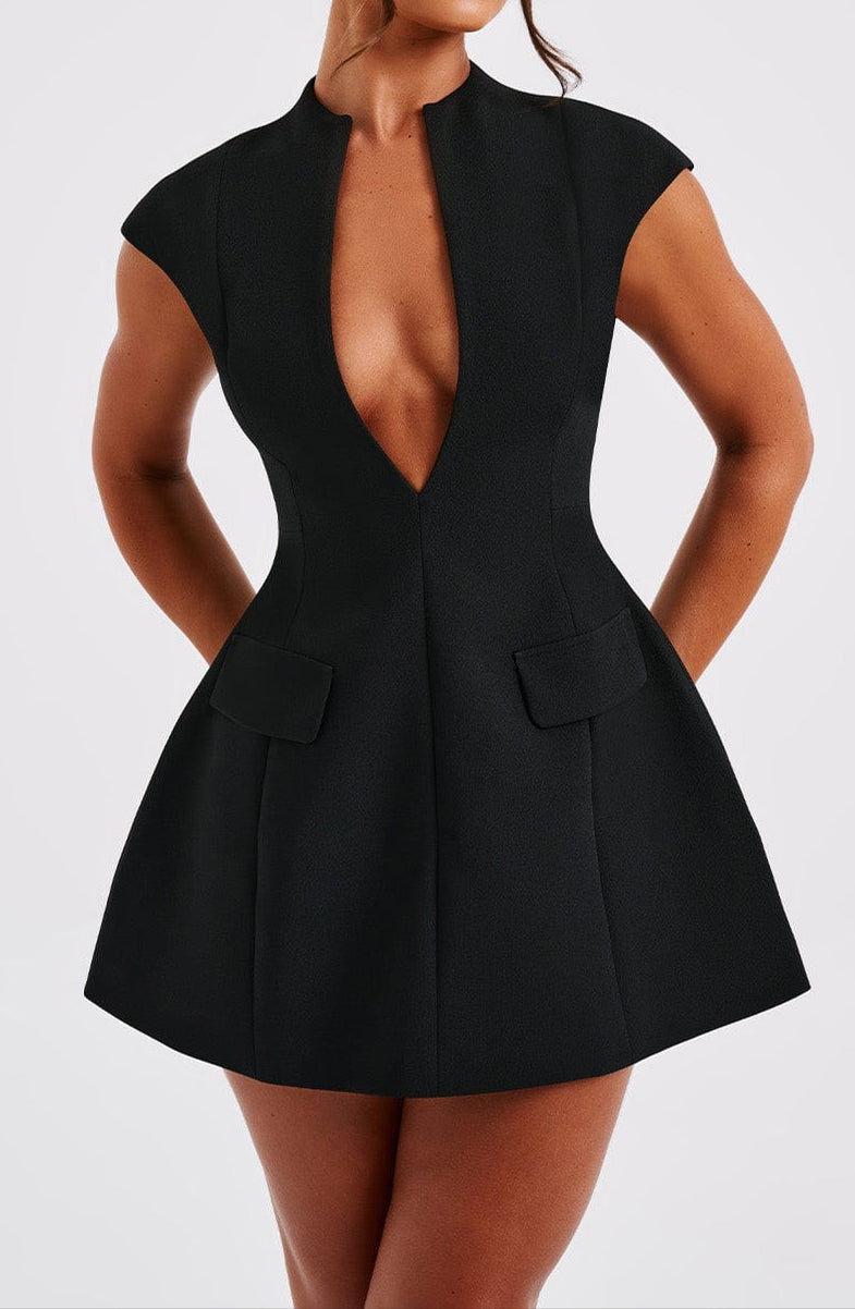 Gracefully Styled Dress for Any Occasion