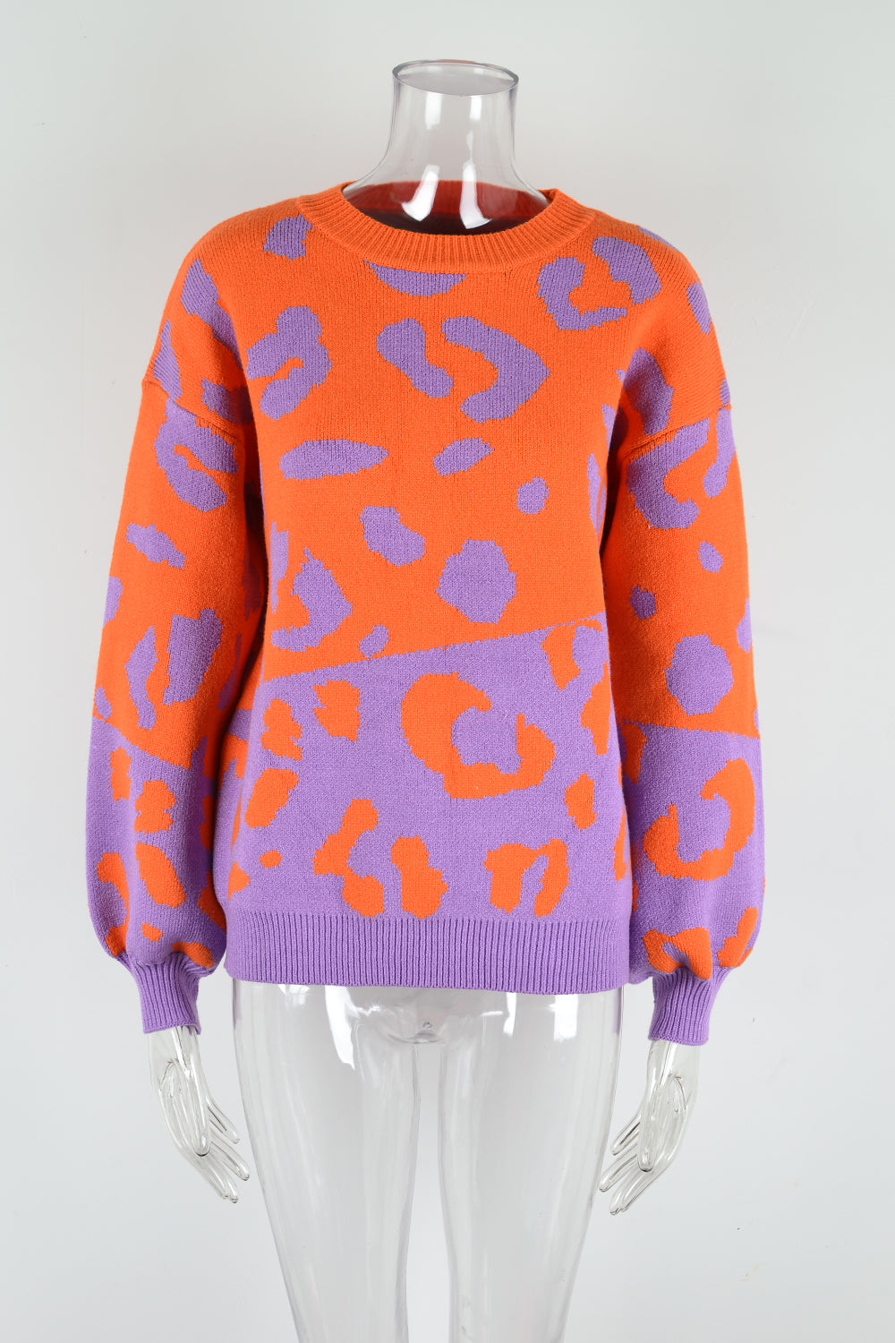 Well Tailored Sweater with a Graceful Silhouette