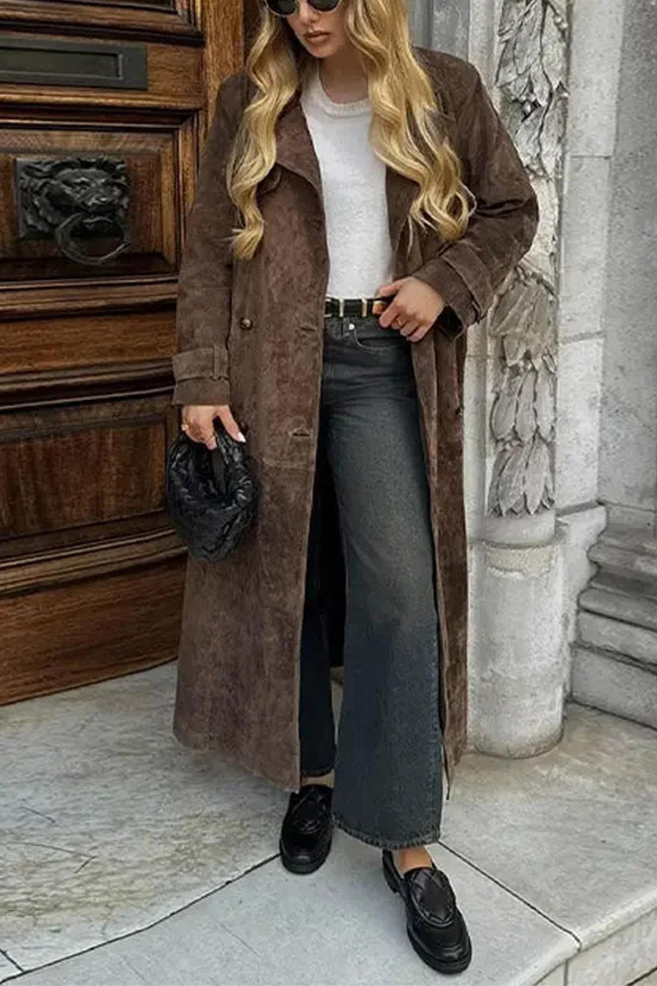 Well Tailored Coat with a Graceful Silhouette