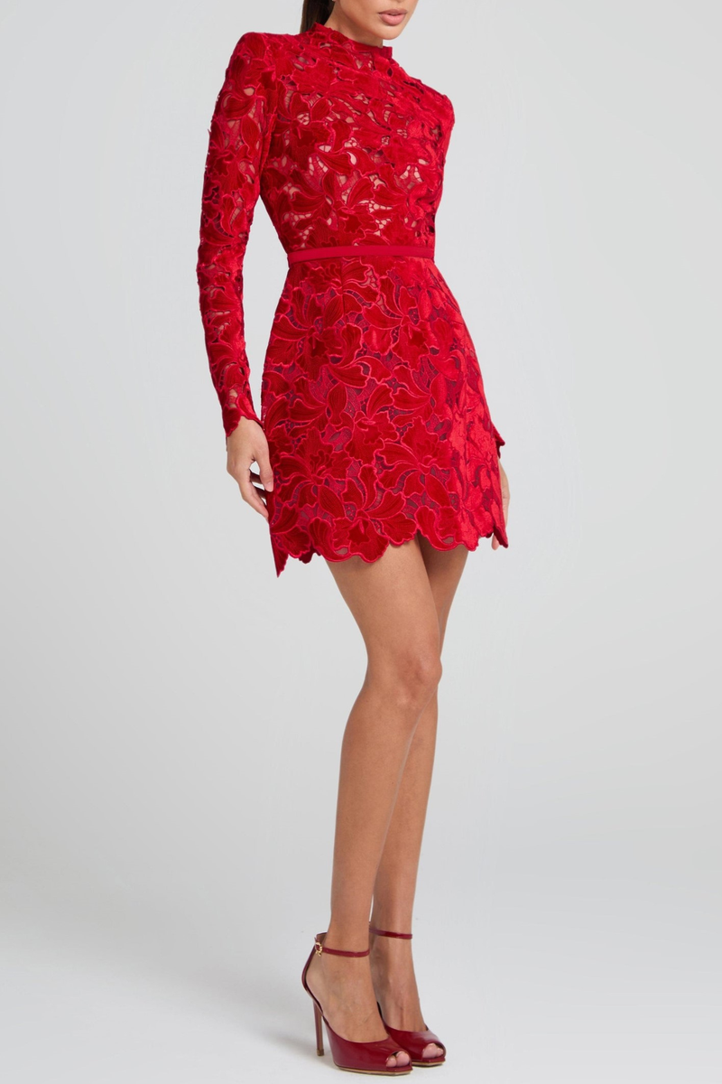 Gracefully Styled Dress for Any Occasion
