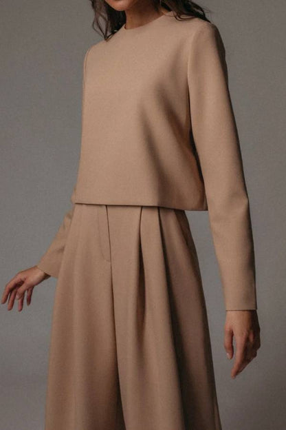 Effortlessly Elegant Garment with a Timeless Design