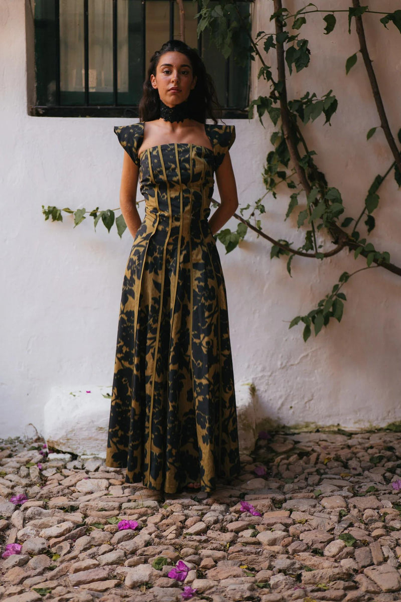Classic Vintage & Enduringly Stylish Dress