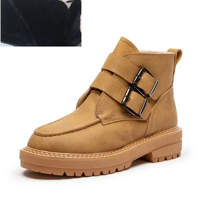 Effortlessly Elegant Boots with a Timeless Design