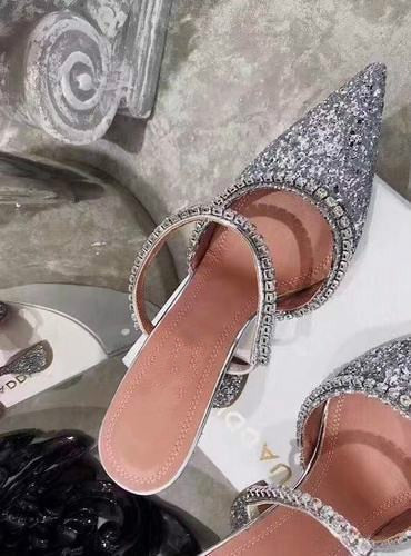 Classic Vintage Heels with a Flattering Fit