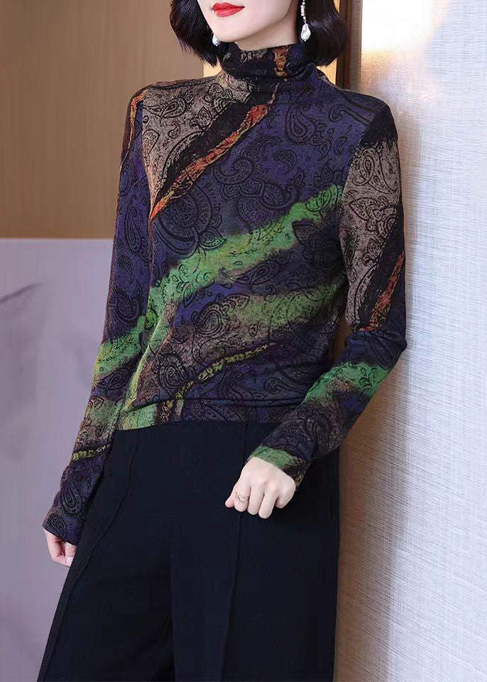 Effortlessly Elegant Top with a Timeless Design