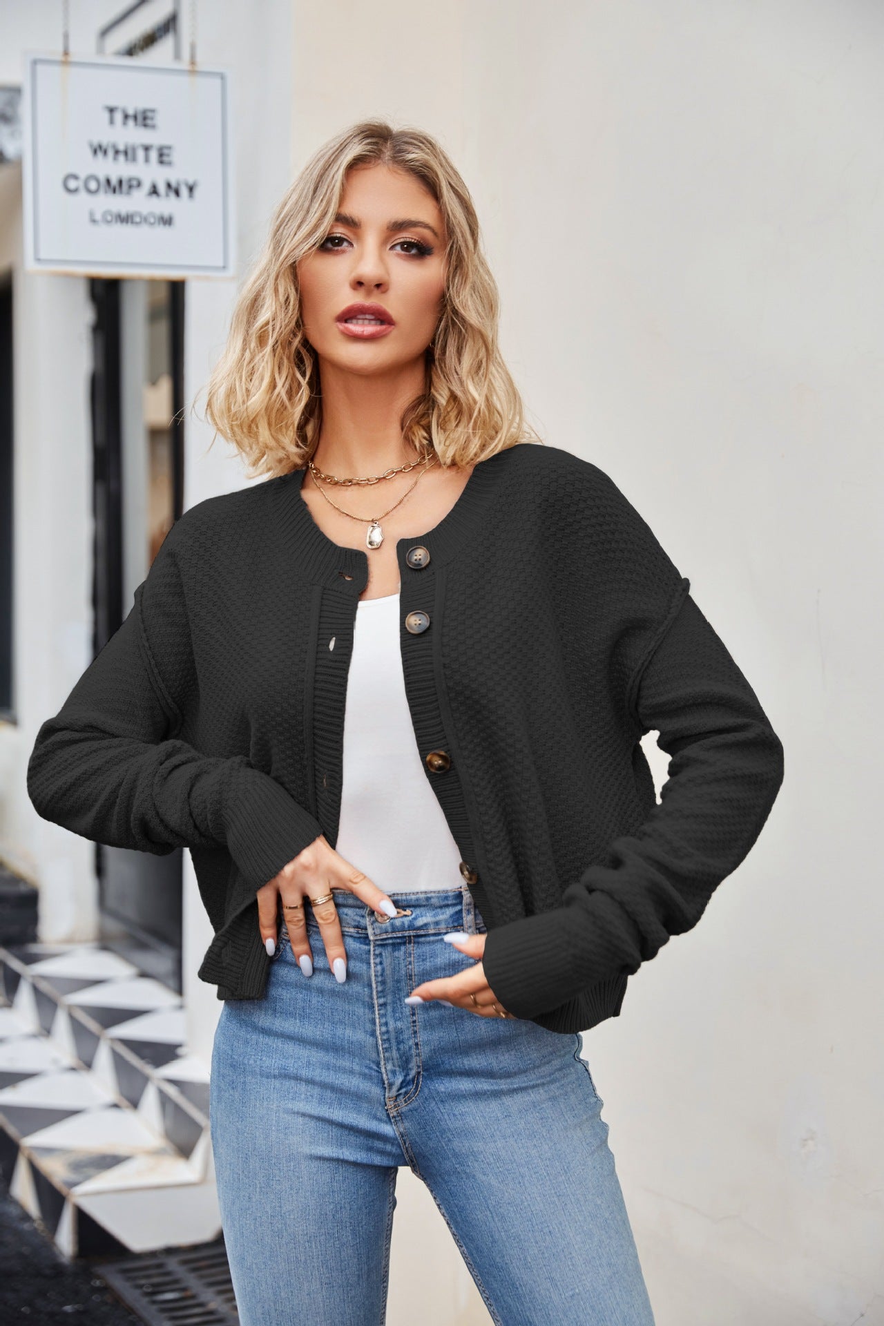 Elegantly Styled Cardigan for Everyday Wear