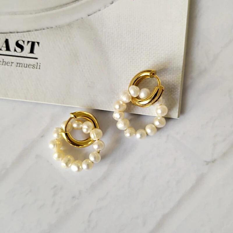 Effortlessly Elegant Garment with a Timeless Design