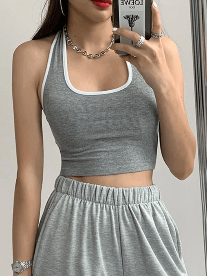 Well Tailored Top with a Graceful Silhouette