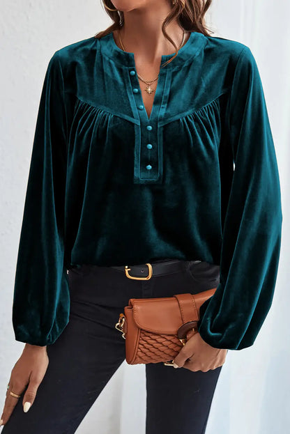 Effortlessly Elegant Top with a Timeless Design