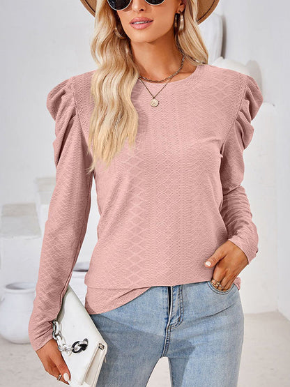 Effortlessly Elegant T-Shirt with a Timeless Design