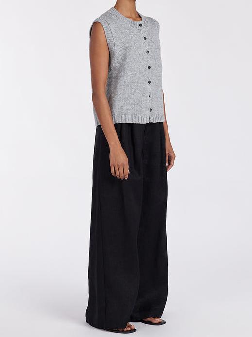 Effortlessly Elegant Garment with a Timeless Design
