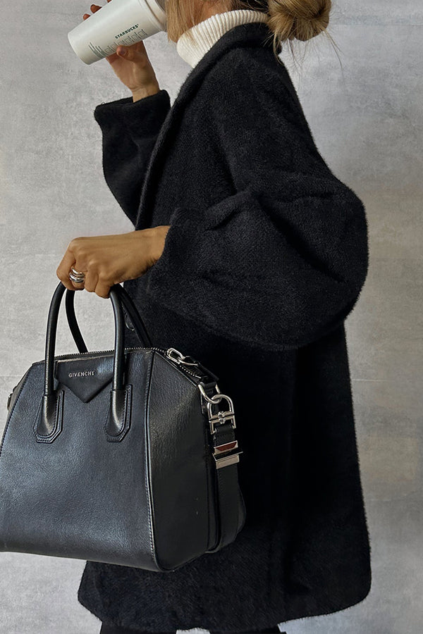 Well Tailored Coat with a Graceful Silhouette