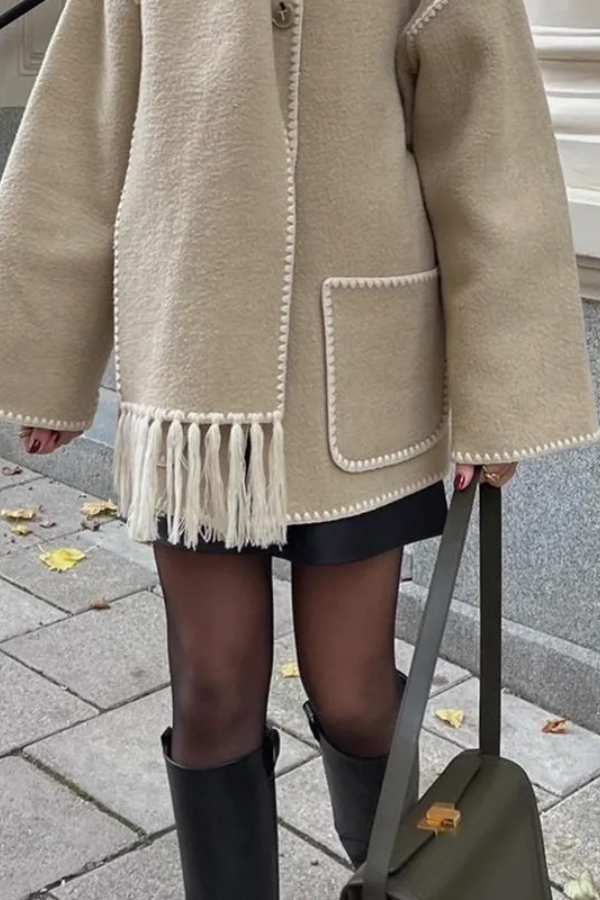 Effortlessly Elegant Coat with a Timeless Design