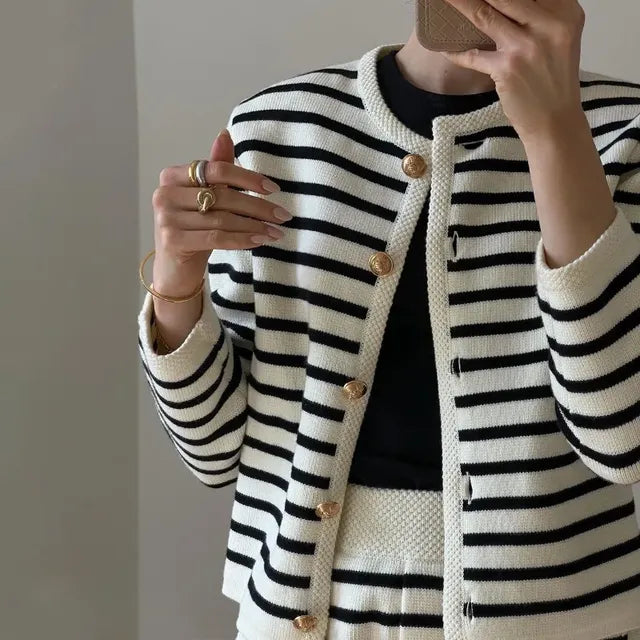 Elegantly Styled Cardigan for Everyday Wear