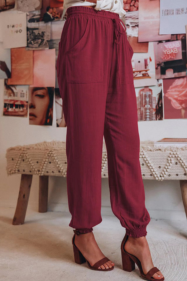 Effortlessly Elegant Trousers with a Timeless Design