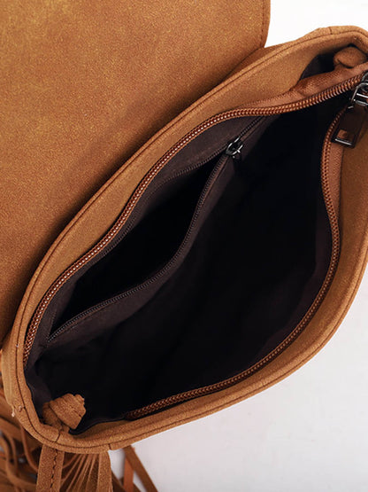 Well Tailored Bag with a Graceful Silhouette