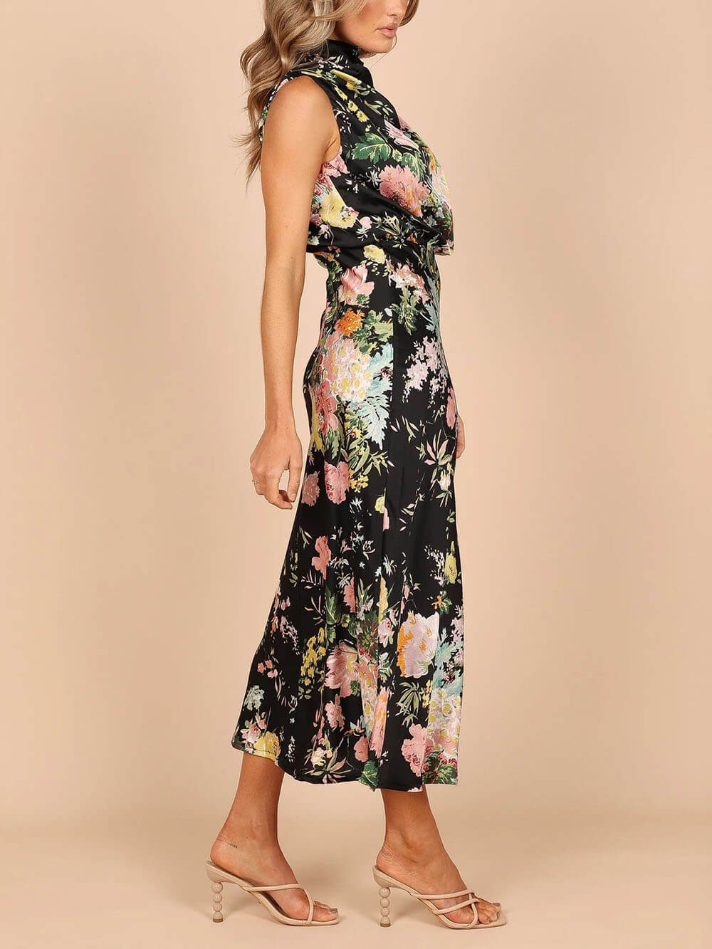 Sophisticated Dress with a Clean Classic Look