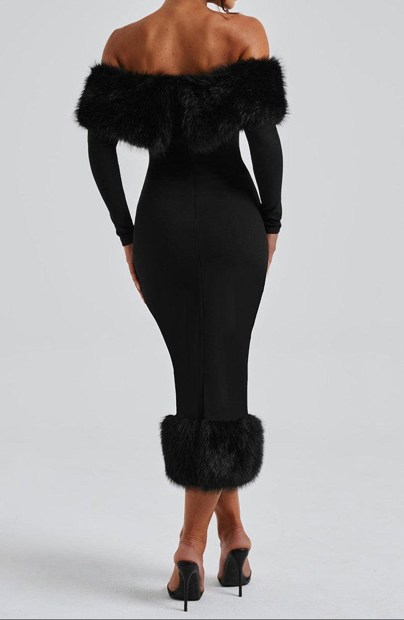 Classic Vintage Dress with a Flattering Fit
