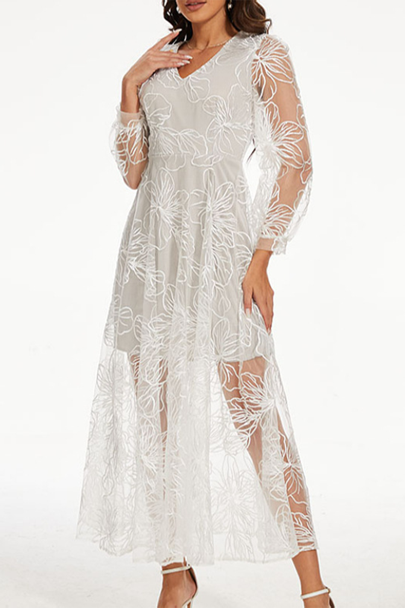 Effortlessly Elegant Dress with a Timeless Design