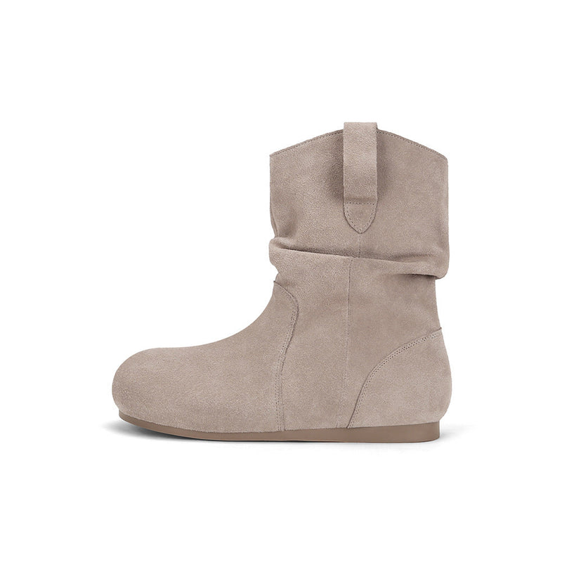 Polished Boots with an Effortless Classic Look