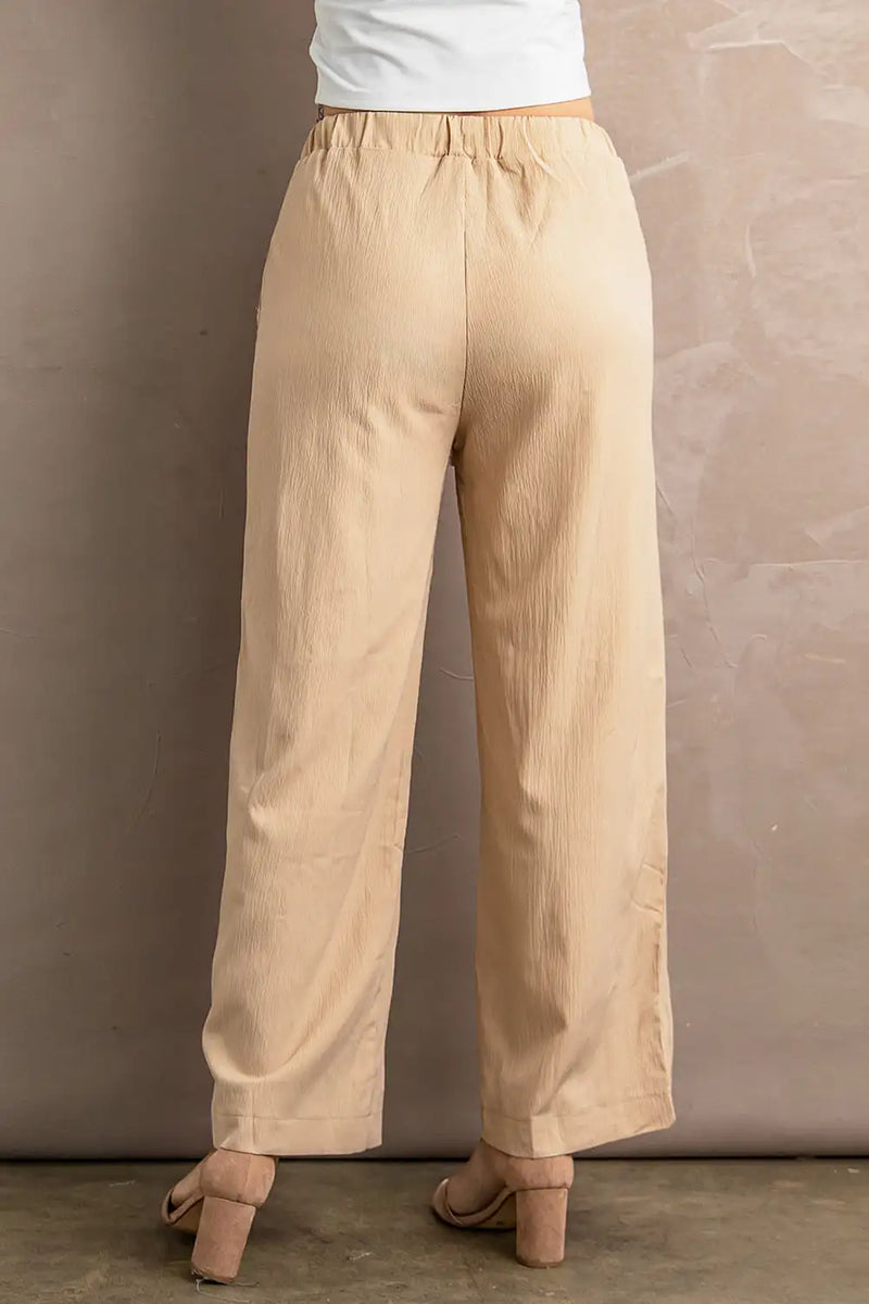 Well Tailored Pants with a Graceful Silhouette
