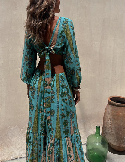 A Vintage Style Dress with Delicate Timeless Details
