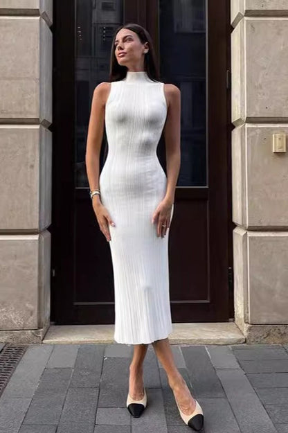 Well Tailored Sweater with a Graceful Silhouette