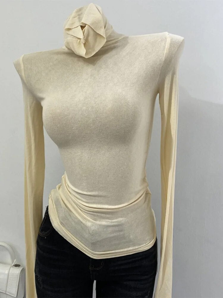 Well Tailored T-Shirt with a Graceful Silhouette