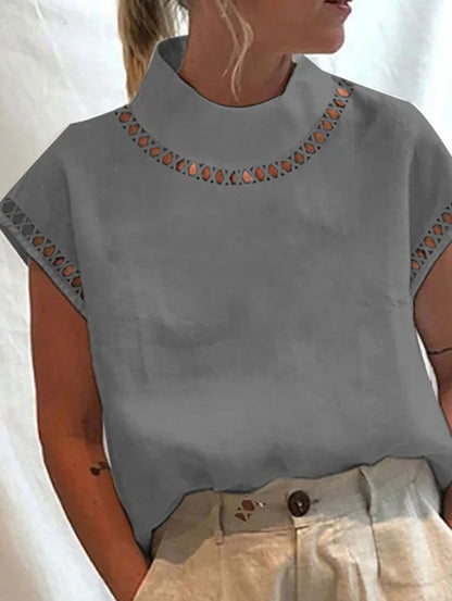 Well Tailored Blouse with a Graceful Silhouette