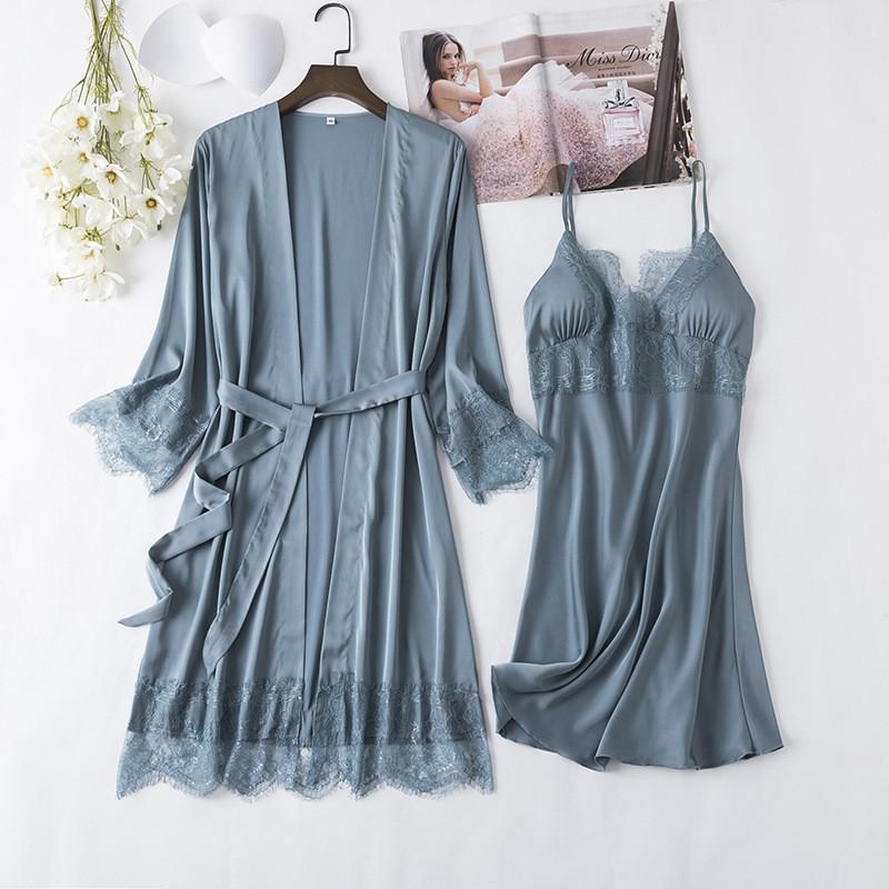 Well Tailored Garment with a Graceful Silhouette
