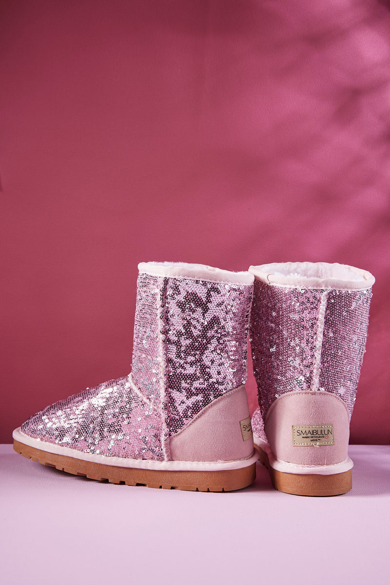 Beautifully Finished Boots in a Timeless Design