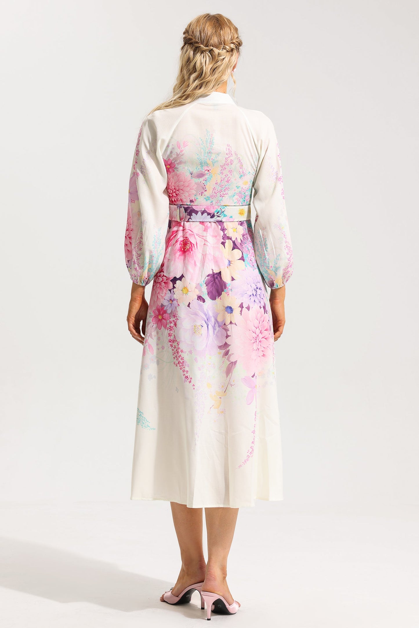 Effortlessly Elegant Dress with a Timeless Design