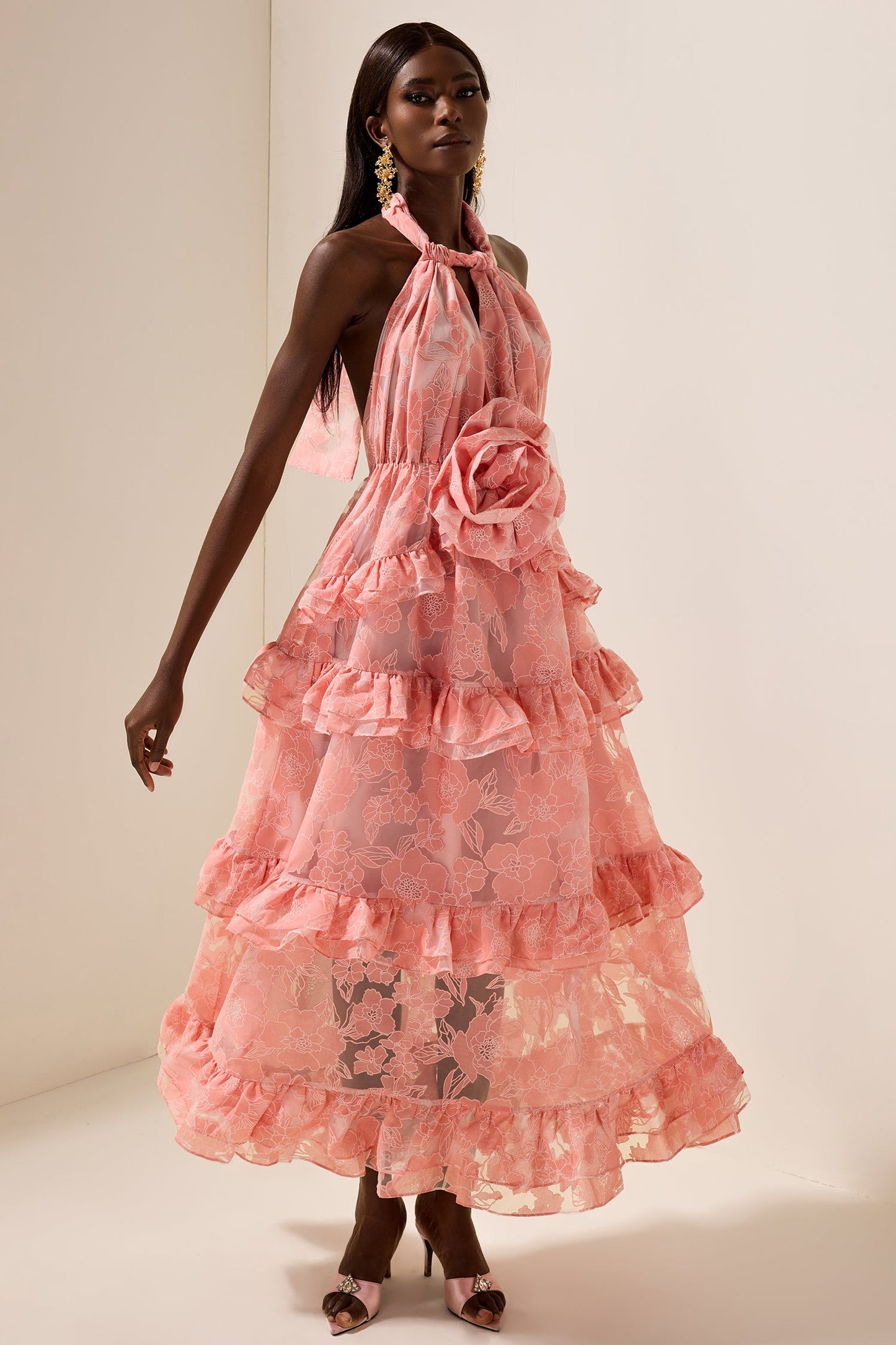 Well Tailored Dress with a Graceful Silhouette