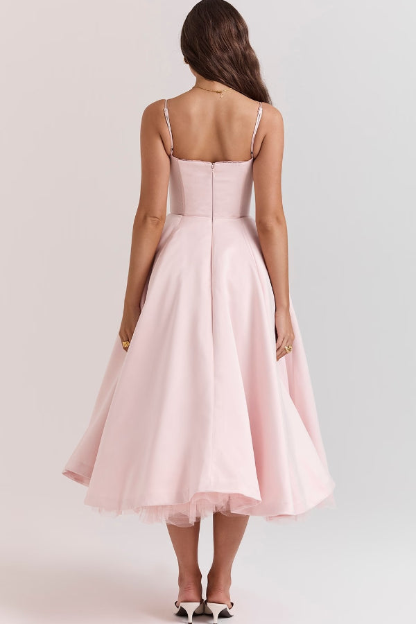 Classic Vintage Dress with a Flattering Fit