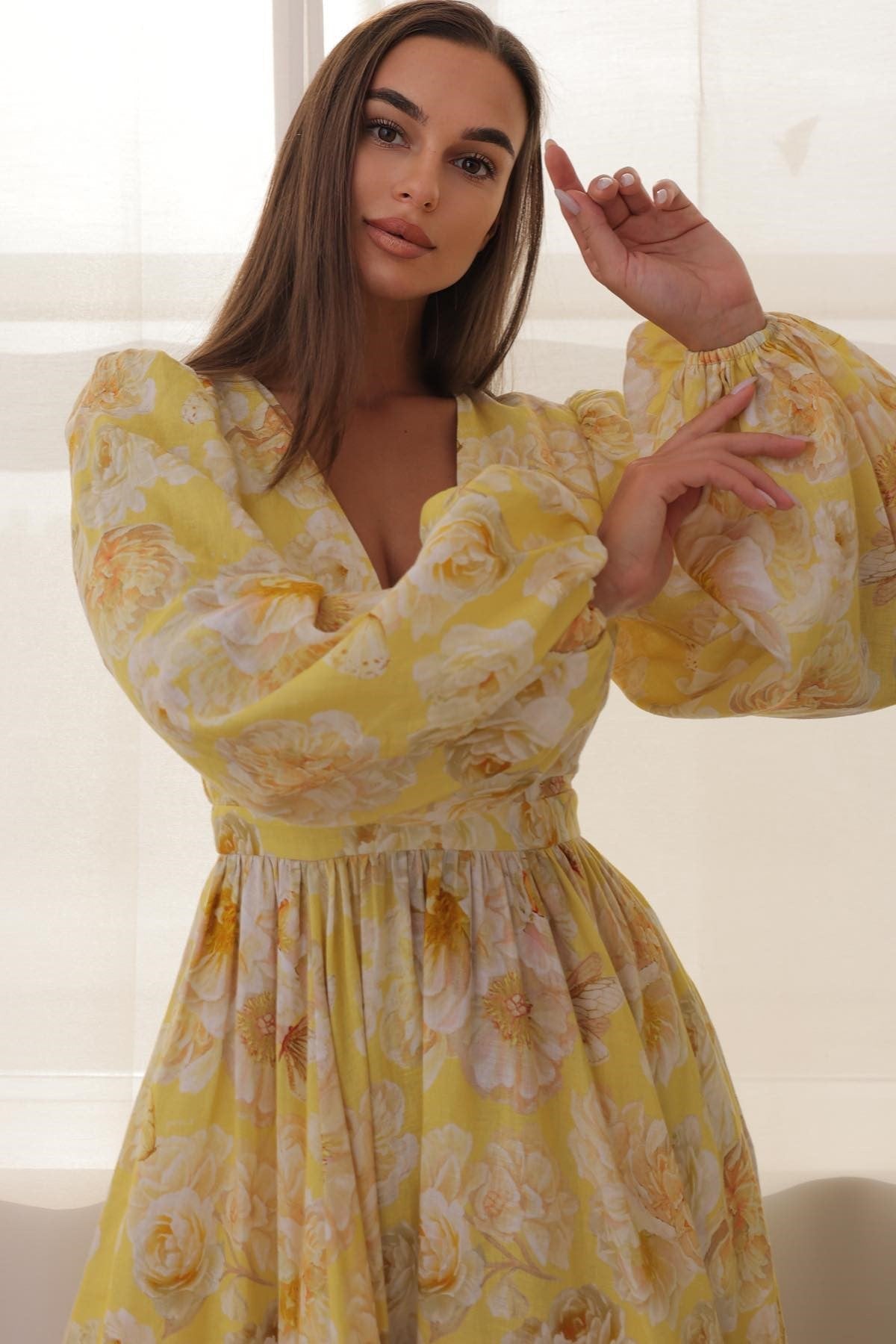 Classic Vintage Dress with a Flattering Fit