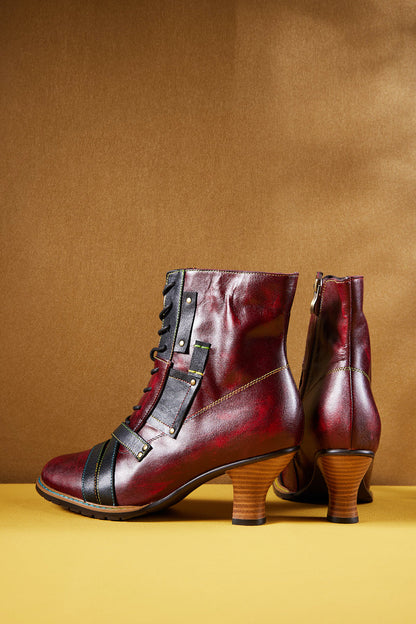 Effortlessly Elegant Boots with a Timeless Design