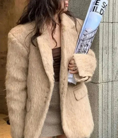 Classic Vintage & Enduringly Stylish Coat