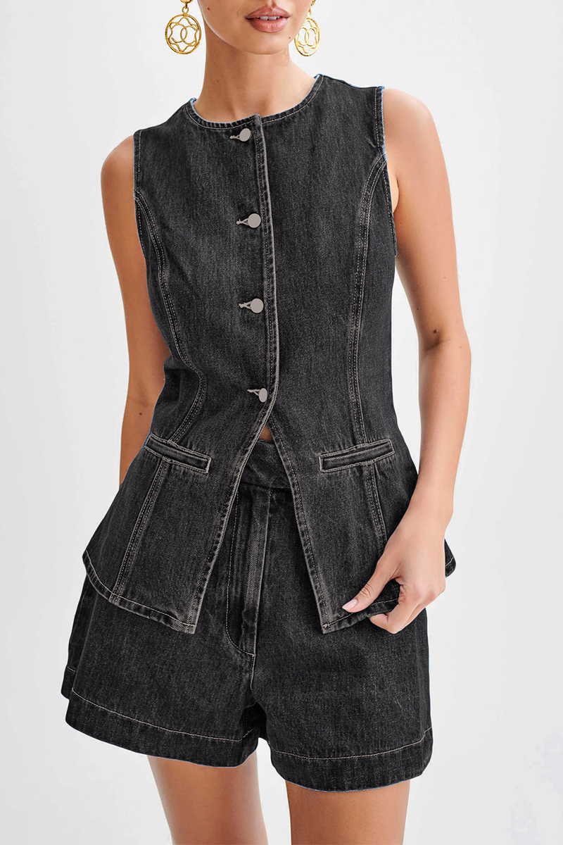 Beautifully Finished Garment in a Timeless Design