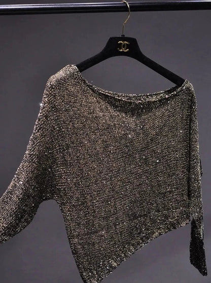 Effortlessly Elegant Top with a Timeless Design