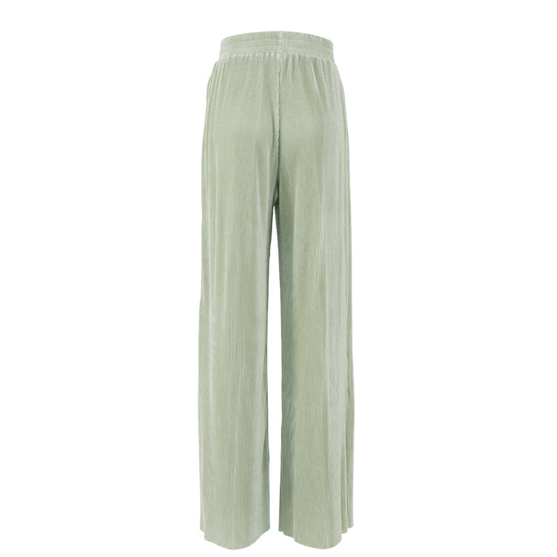 Classic Vintage Pants with a Flattering Fit