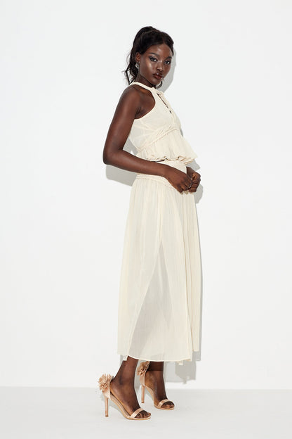 Sophisticated Garment with a Clean Classic Look