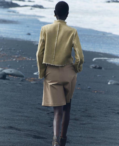 Well Tailored Jacket with a Graceful Silhouette