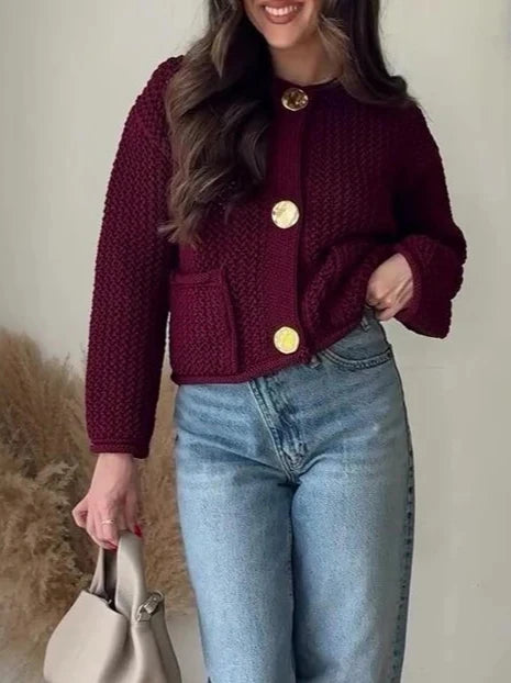 Effortlessly Elegant Cardigan with a Timeless Design