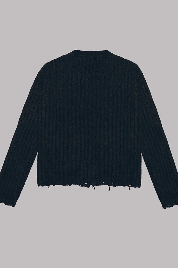 Well Tailored Sweater with a Graceful Silhouette