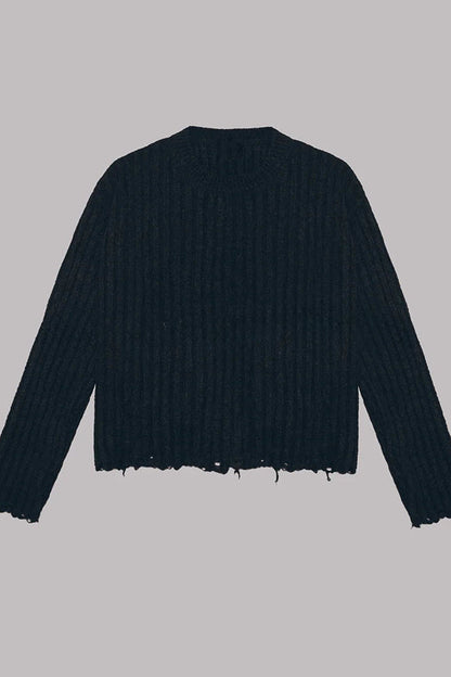 Well Tailored Sweater with a Graceful Silhouette