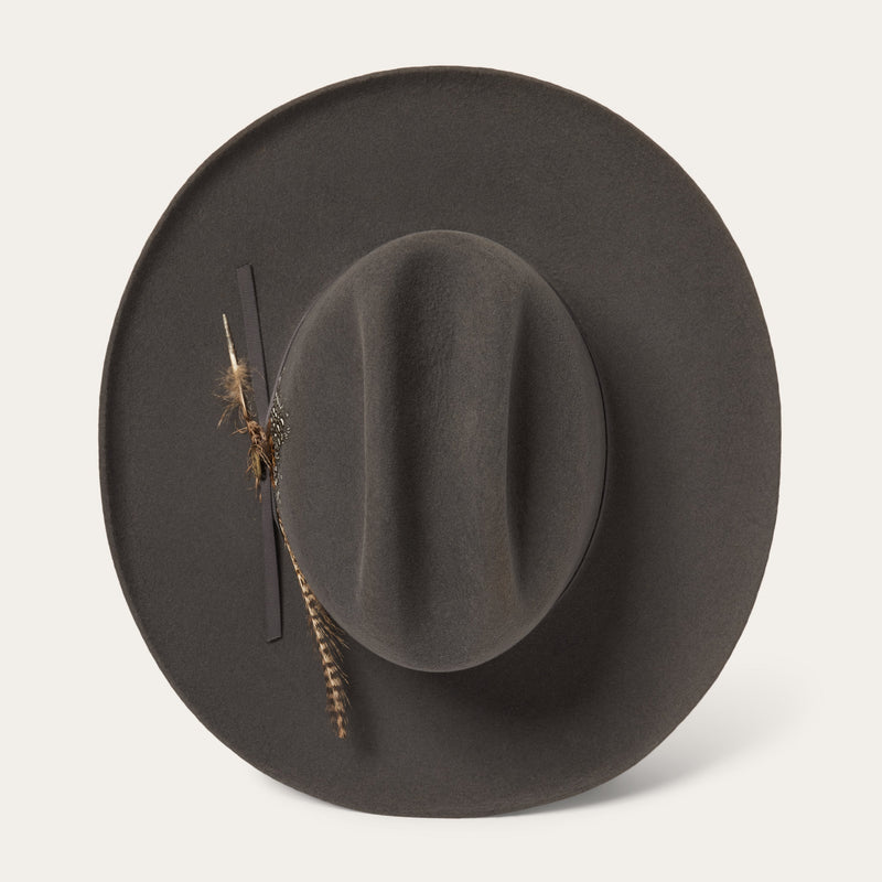 Beautifully Finished Garment in a Timeless Design